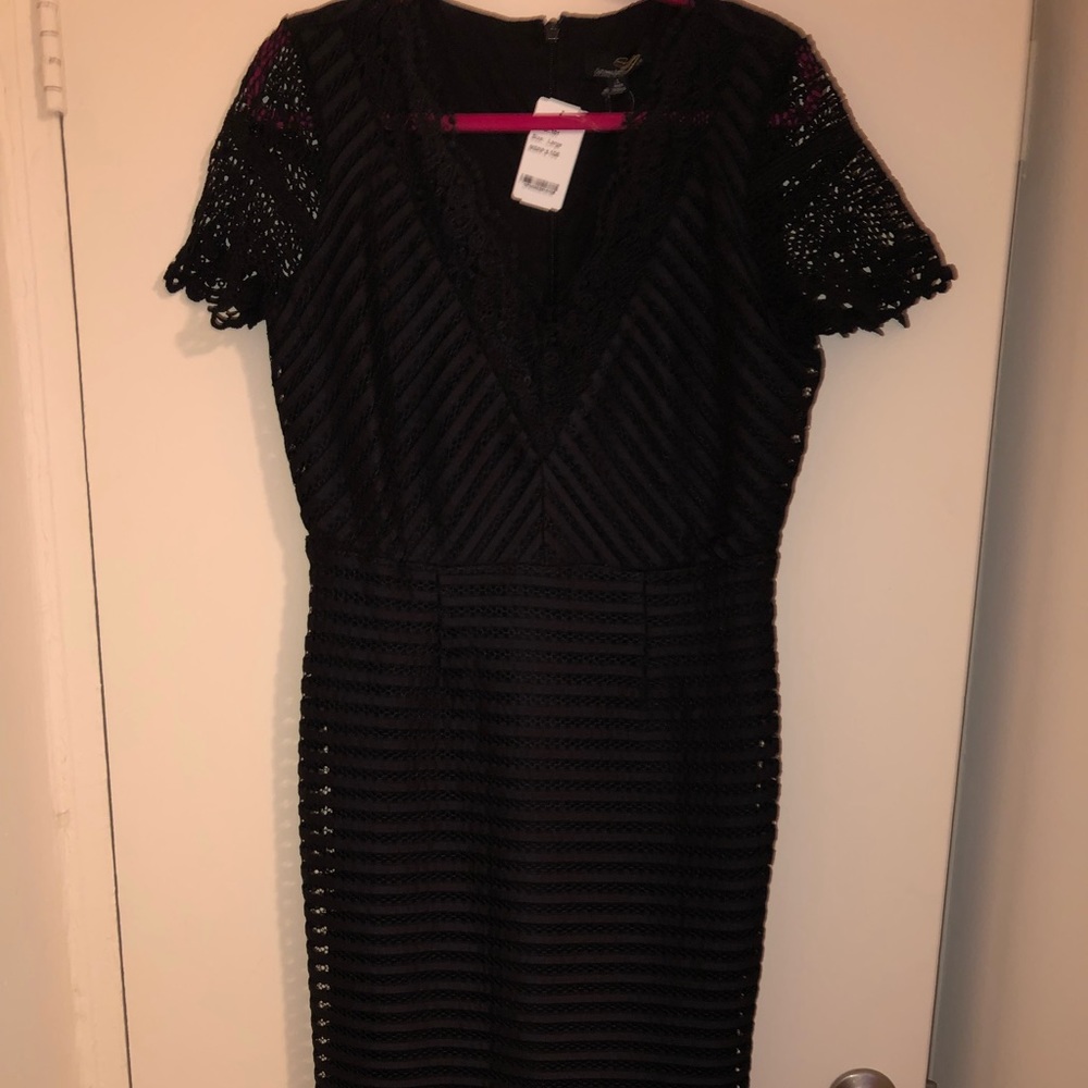 Suzanne Betro lace detail black midi dress